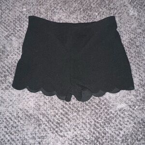 Black Scalloped Hem Women's Shorts